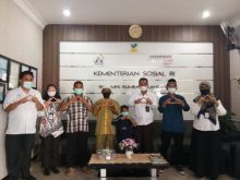 Usai serahkan bantuan