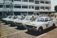 Potret Polisi Jadul Dengan Mobil Dinas Patroli Sedan Volvo (foto/int)