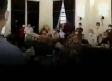 Tangkapan gambar Menteri Sosial Tri Rismaharini marah-marah. Sumber: Internet