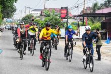 Danrem 031/WB Brigjen TNI M Syech Ismed bersama Kapolda Riau Irjen Pol Agung Setya Imam Effendi Gowes bersama. 