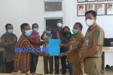 Enam orang perwakilan masyarakat pematang pudu saat sampaikan sikap ke Pemda Bengkalis