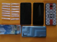 Barang bukti dari lima orang tersangka sabu