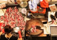 Foto : Penduduk Hong Kong telah diberitahu untuk menghindari penanganan atau makan makanan laut mentah setelah wabah infeksi bakteri