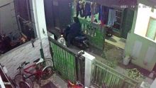 Pelaku teror sperma terekam kamera CCTV. Sumber: suara.com