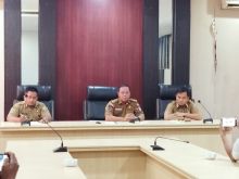  Saat konferensi pers