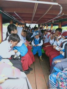 Saat melakukan tinjauan