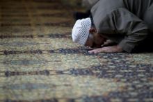 Sujud dalam salat. Sumber: Internet
