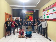 Dua tersangka pembunuhan saat diringkus Satreskrim Polres Bengkalis