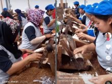 Viral Emak-emak Bekerja Bikin Rokok Kretek, Ditonton Lebih 11 Juta Kali (foto/int)