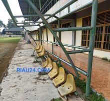 Salah satu kondisi stadiun M Ali Desa Air Putih Bengkalis