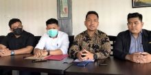 Kuasa Hukum Syafri Harto saat jumpa pers