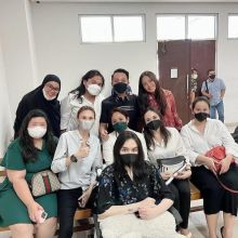 Edelenyi bersama sahabat-sahabatnya