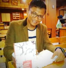 Ketua panitia sayembara, Ramon Damora