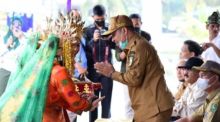 Wabup Bengkalis Bagus Santoso saat membuka festival budaya bahari nusantara