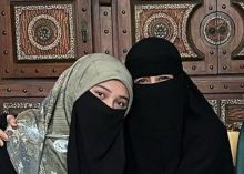 Ummi Pipik (Kanan). Sumber: Instagram / @_ummi_pipik_