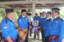 Saat penyerahan hibah ambulance