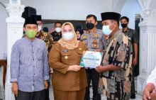 Penyaluram zakat Komsumtif kepada Becak Motor