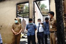 Wabup Siak tinjau bekas kebakaran 