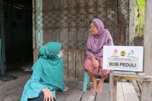 Rasidah Alfedri bersama Nek Bulan