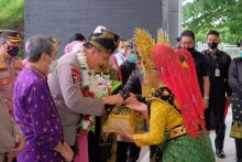 Kapolda Riau Irjen Pol M Iqbal tiba di Pekanbaru, Sabtu, 1 Januari 2022 sekitar pukul 10.00 WIB.