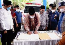 Saat penyerahan ambulance