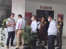 Penahanan Kades Kembung Luar M Ali dan Abdul Samad