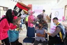 Saat vaksinasi berlangsung