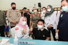 Vaksinasi massal di Mandau