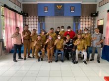 Foto bersama PWI Bengkalis dan pihak Kelurahan Damon