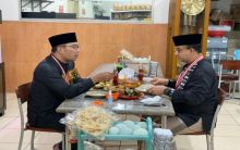 Gubernur DKI Jakarta dan Gubernur Jawa Barat Ridwan Kamil. Sumber: Bisnis.com