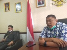 Ketua PN Bengkalis Soni Nugraha didampingi Humas PN Bengkalis Ulwan Maluf 