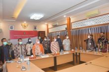 Bupati Bengkalis saat mengikut lounching inpres