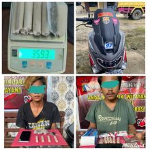 Pelaku bersama barang bukti yang diamankan