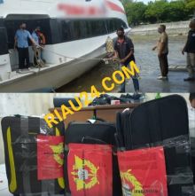 Rokok tanpa cukai diseludupkan menggunakan kapal ferri Batam-Dumai