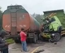 Laga kambing Truck CPO di Kecamatan Pinggir, Kabupaten Bengkalis Riau