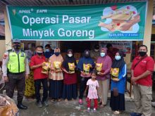 Saat operasi pasar minyak goreng