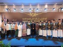 Ketua Baznas Bengkalis H Ali Ambar dan Santri