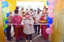 Resmikan Kantor Camat Talang Muandau.