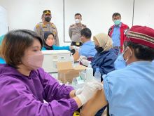 Kapolres Siak tinjau vaksinasi