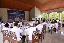 Saat rapat sikronisasi