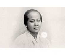 Raden Ajeng Kartini Djojo Adhiningrat. Sumber: Internet