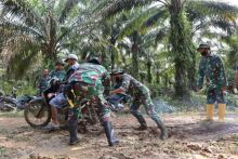 Kondisi Jalan yang berlumpur