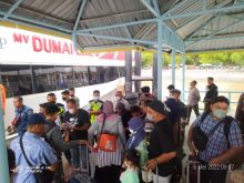 Penumpang yang padati Pelabuhan BSL Bengkalis