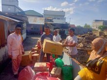 Penyerahan bantuan kepada korban kebakaran rumah di Bengkalis