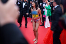 Image contains nudity.