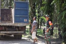 Bahan material saat tiba dilokasi TMMD