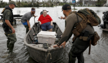 Badai Ida, badai kategori 4 menyebabkan kerugian sekitar $36 miliar [File: Marco Bello/Reuters]