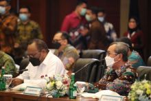 Ini yang Disampaikan Gubri Syamsuar kepada Wapres saat Hadiri Pleno KNEKS