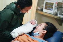 Dea Ananda melahirkan putri pertama setelah 12 tahun menikah(instagram/@dea_ananda)