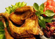 Ayam goreng kuning. Sumber: Internet